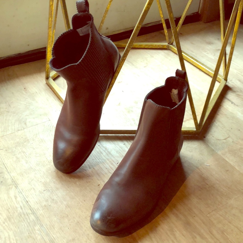 UGG leather ankle high pull on boots